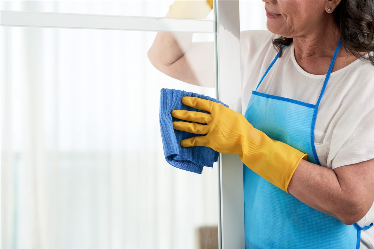 Sorgfältige Fensterreinigung
